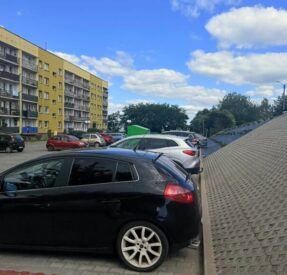 Nowe miejsca postojowe przy ulicy Urzędniczej